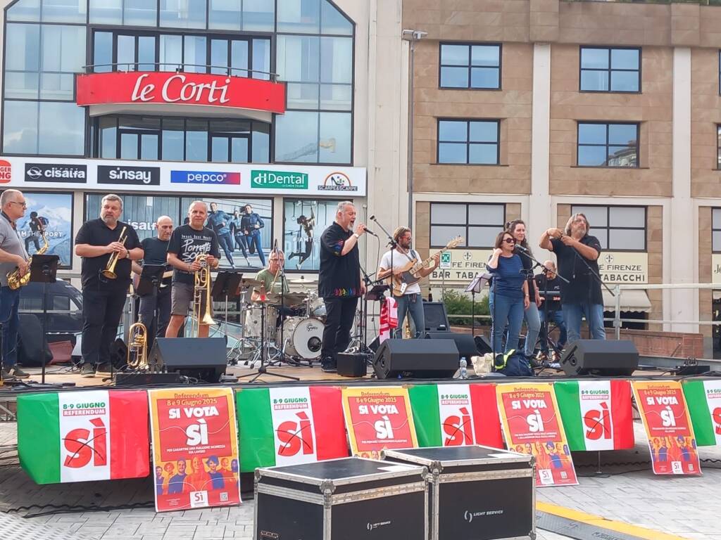 La festa di fine campagna referendaria di Cgil Varese
