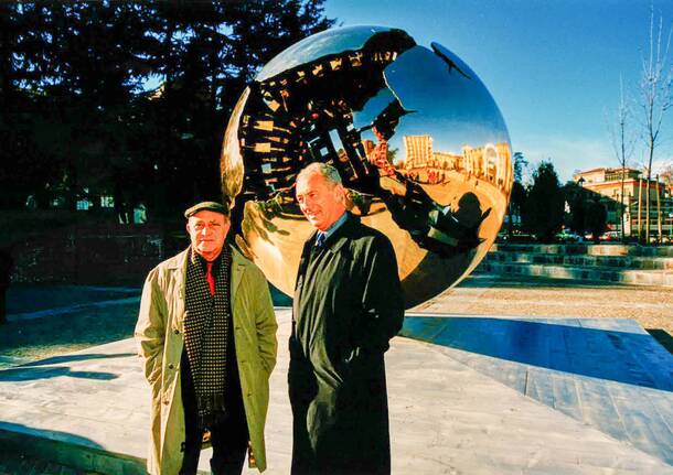 La sfera di Arnaldo Pomodoro a Varese