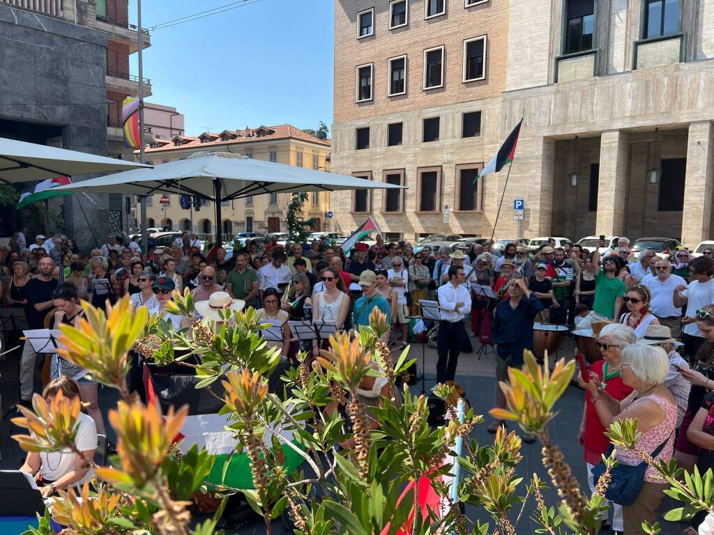 musica contro guerra varese