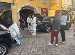 omicidio negozio via milano