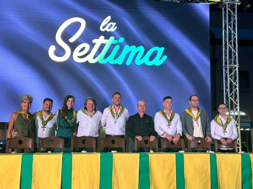 Palio 2025: cena della vittoria - contrada Sant'Ambrogio 