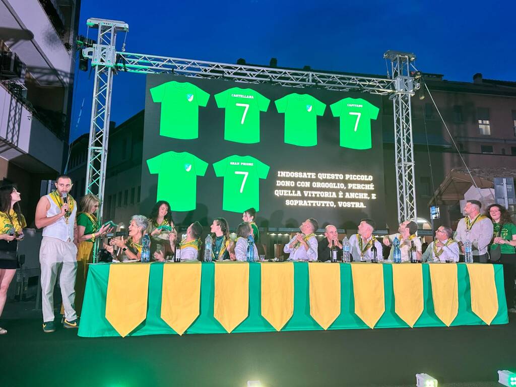 Palio 2025: cena della vittoria - contrada Sant'Ambrogio 