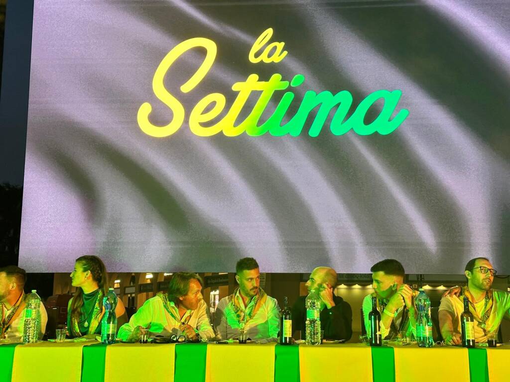 Palio 2025: cena della vittoria - contrada Sant'Ambrogio 