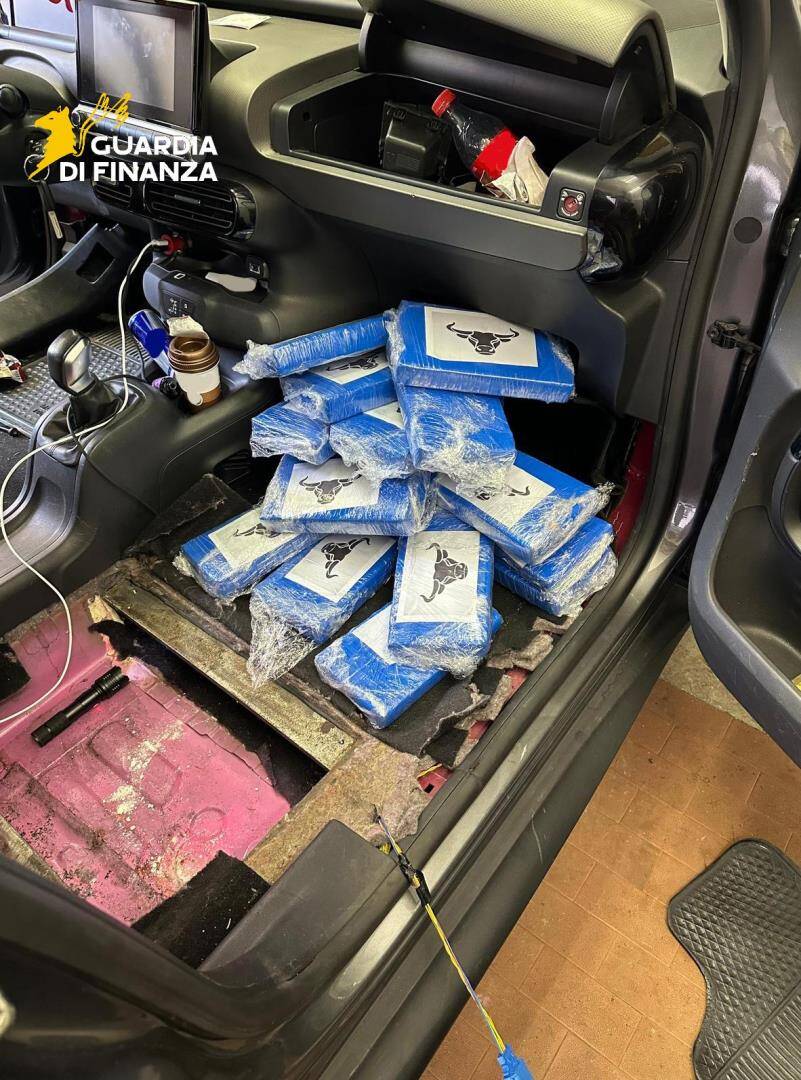 sequestro armi e droga a Como Brogeda 19 giugno 2025