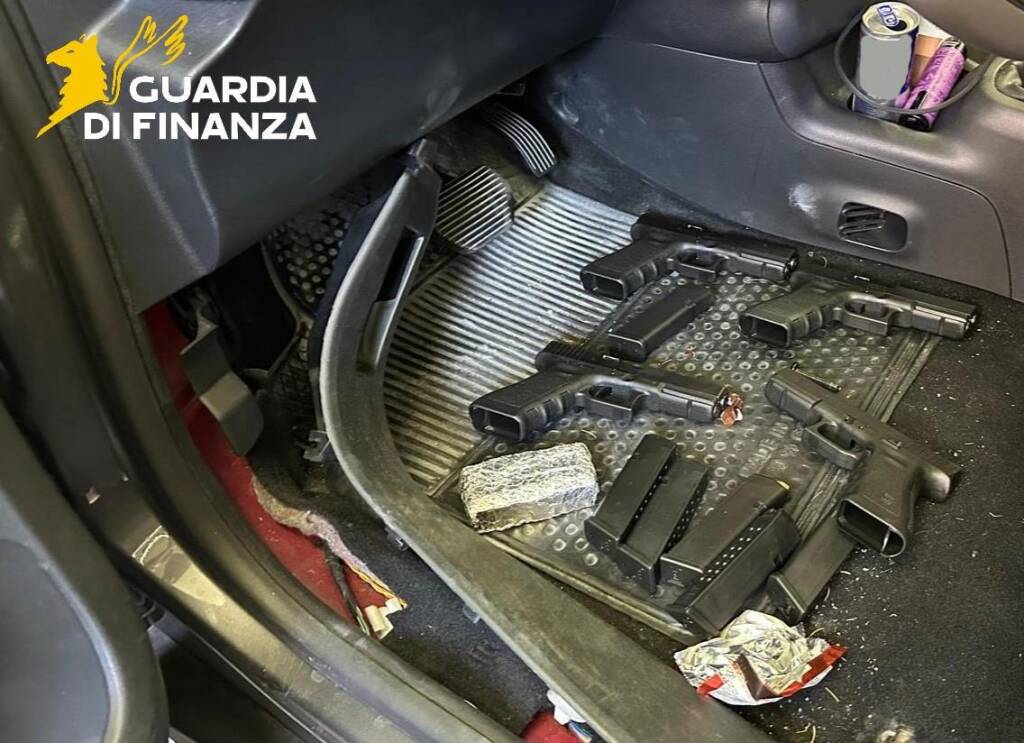 sequestro armi e droga a Como Brogeda 19 giugno 2025