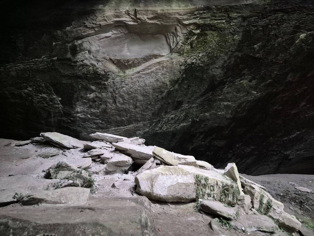 Crollo alle Cave di Molera