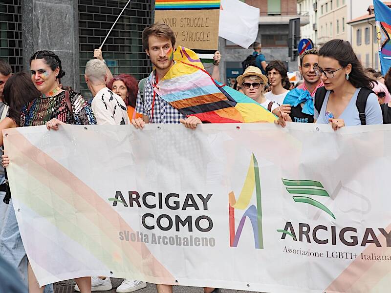Volti e colori del Gay Pride 2025 a Varese