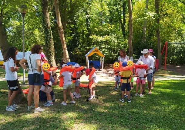 VelAsilo: L.N.I. sez. di Varese con i piccoli marinai dell’asilo Ugo Bassi di Inarzo,, alla scoperta della vela sul lago di Varese