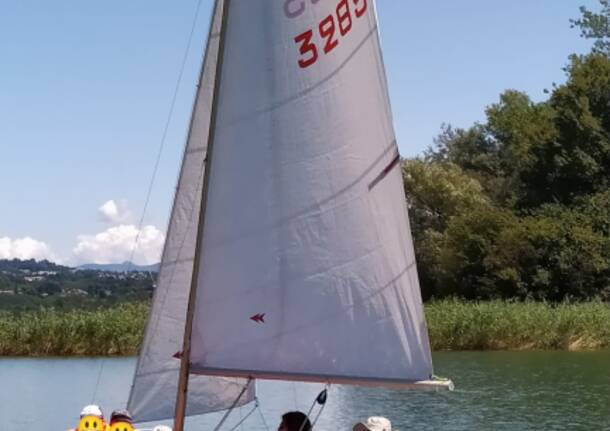 VelAsilo: L.N.I. sez. di Varese con i piccoli marinai dell’asilo Ugo Bassi di Inarzo,, alla scoperta della vela sul lago di Varese