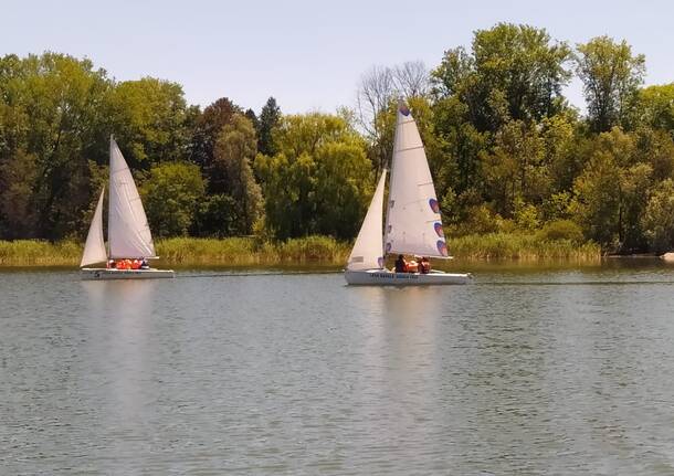 VelAsilo: L.N.I. sez. di Varese con i piccoli marinai dell’asilo Ugo Bassi di Inarzo,, alla scoperta della vela sul lago di Varese