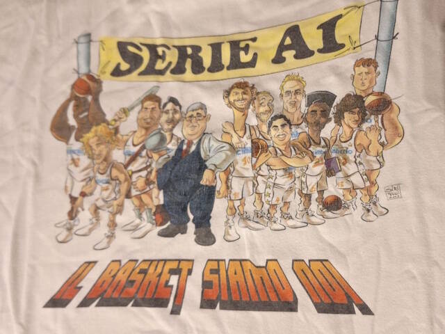Le magliette con le caricature dei giocatori nella storia della Pallacanestro Varese