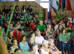 Conoscere le erbe commestibili di Varese con Antea Franceschini