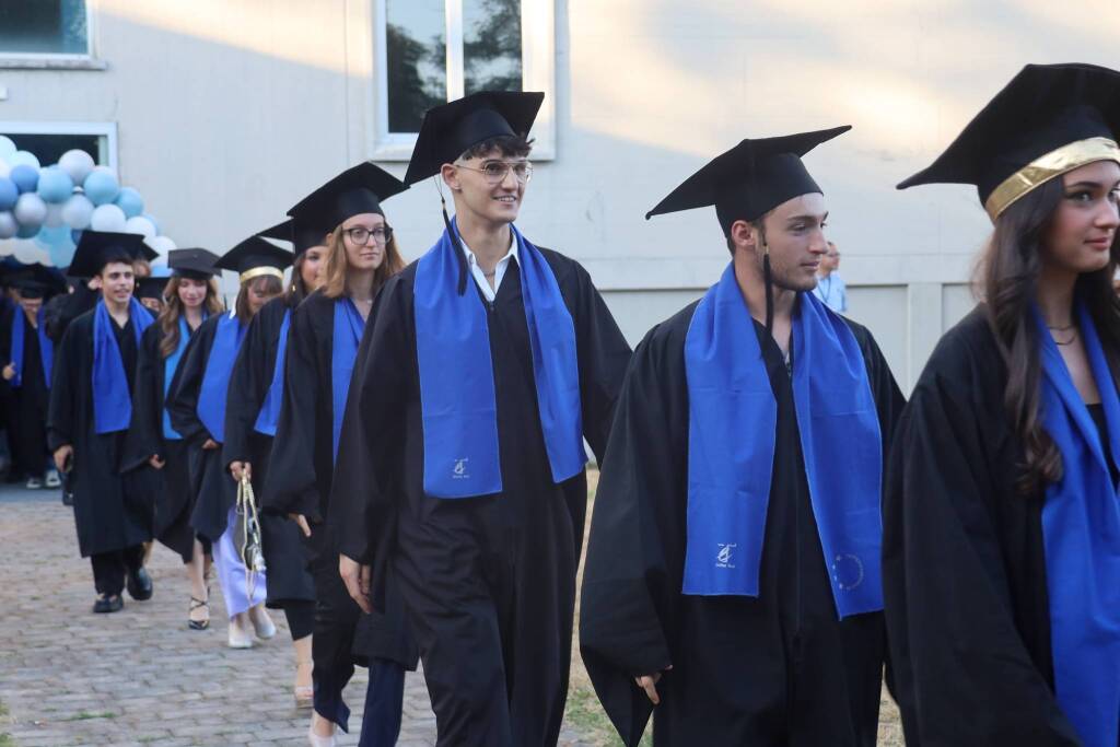 Diploma Day 2025: l'ITE Tosi di Busto Arsizio festeggia i maturandi