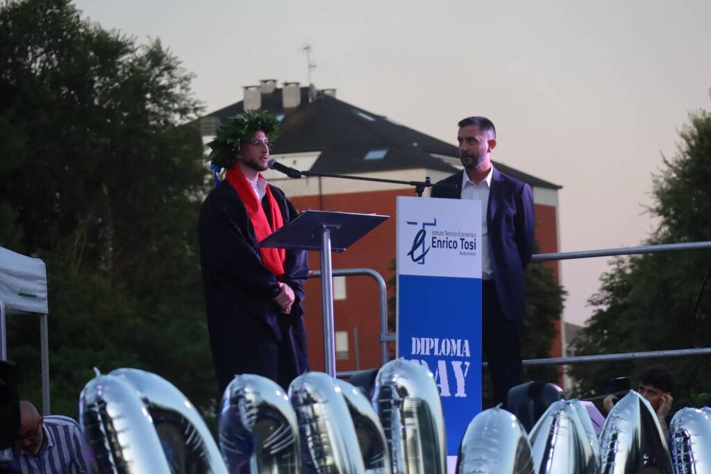 Diploma Day 2025: l'ITE Tosi di Busto Arsizio festeggia i maturandi