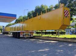 Due trasporti eccezionali nel nuovo sottopasso di Laveno