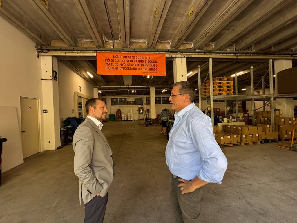 Emanuele Monti in visita al banco Nonsolopane