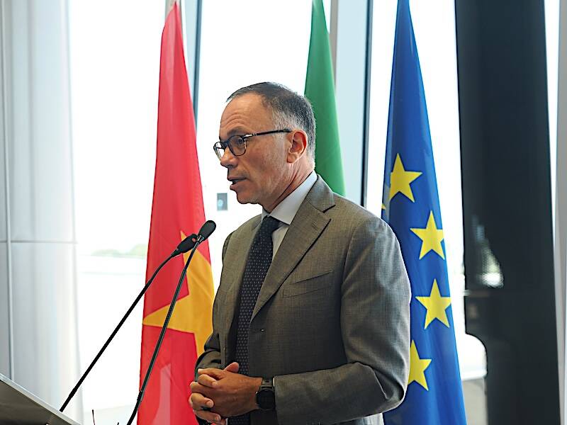 Il debutto del volo Milano Malpensa Hanoi