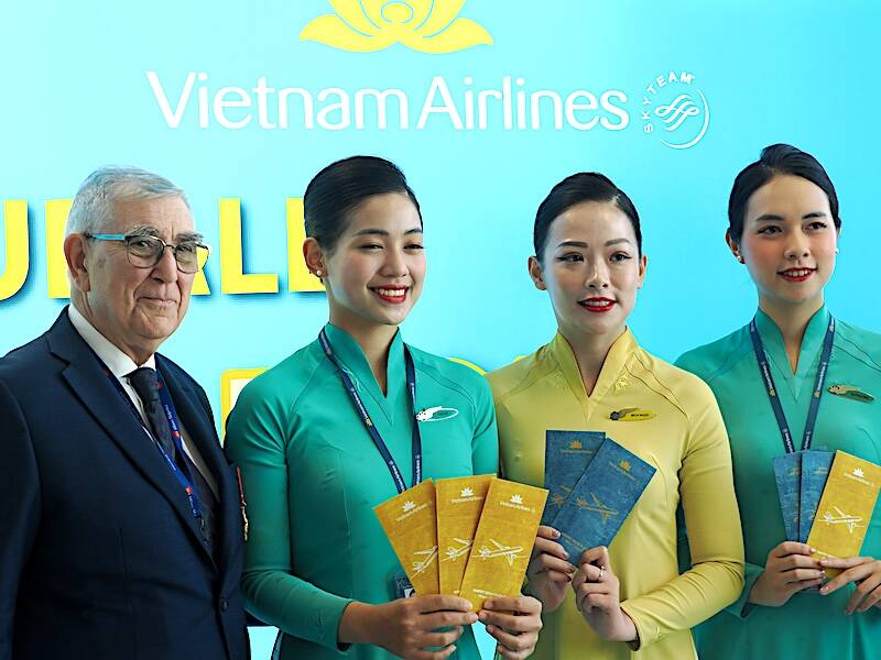 Il debutto del volo Milano Malpensa Hanoi