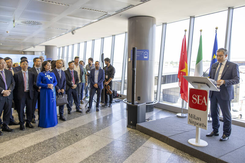 Il debutto del volo Milano Malpensa Hanoi