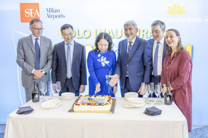 Il debutto del volo Milano Malpensa Hanoi