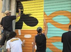 Il progetto Switch colora i muri di via Como a Varese