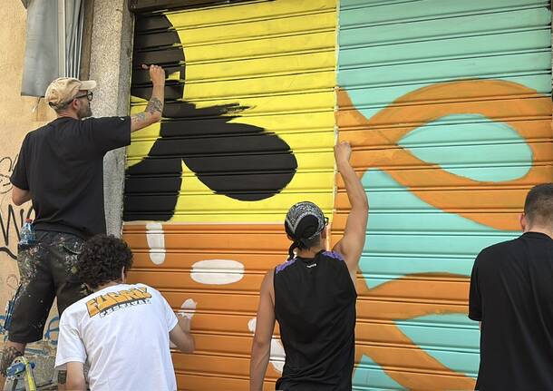 Il progetto Switch colora i muri di via Como a Varese