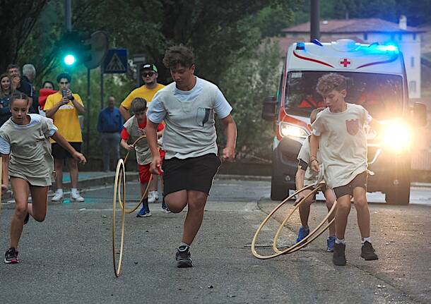 La corsa dei cerchi al palio dei Castelli