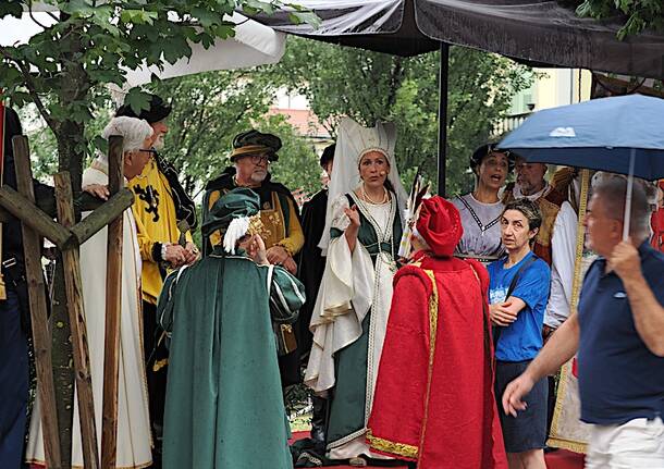 La corsa dei cerchi al palio dei Castelli
