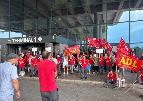 La protesta degli addetti pulizie a Malpensa 