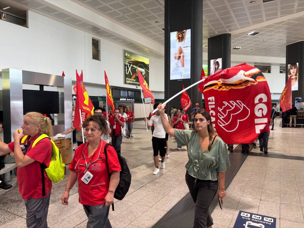 La protesta degli addetti pulizie a Malpensa 