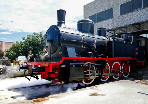 locomotiva a vapore 240-05 storica trenord 