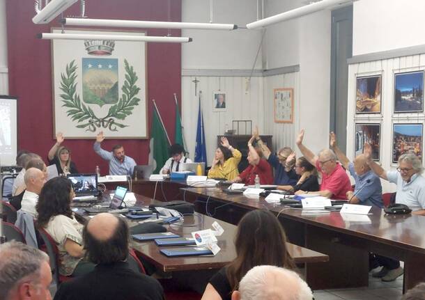 malnate votazione consiglio comunale monte morone
