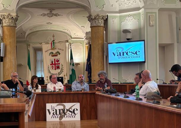 Mauro della porta raffo a villa recalcati con le testate varesine