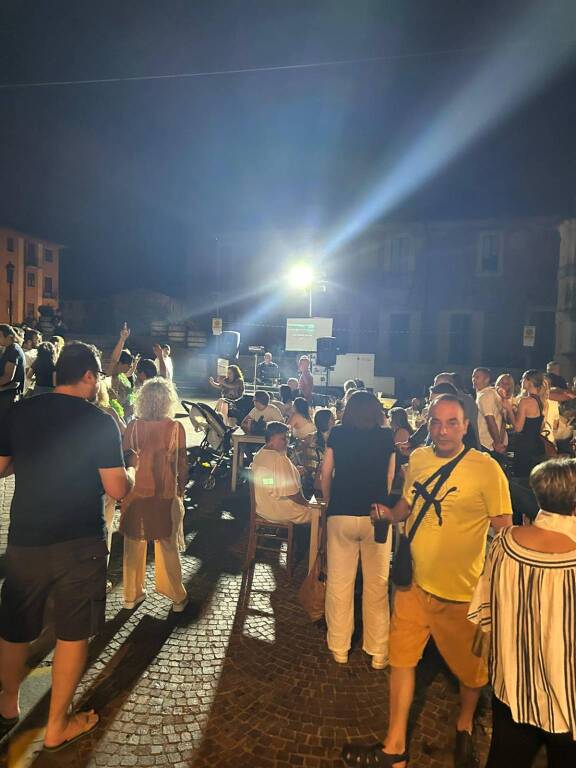 Notte bianca a tema anni '70, '80 e '90 a Nerviano