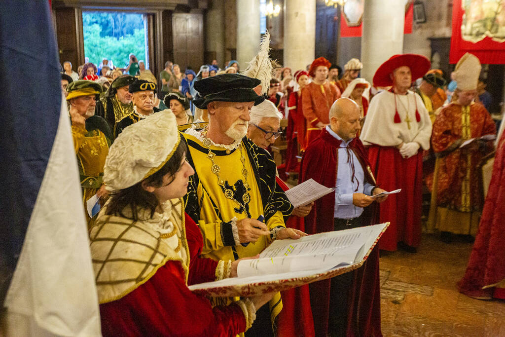 Palio dei castelli: la benedizione della XLVII edizione - foto di Franco canziani