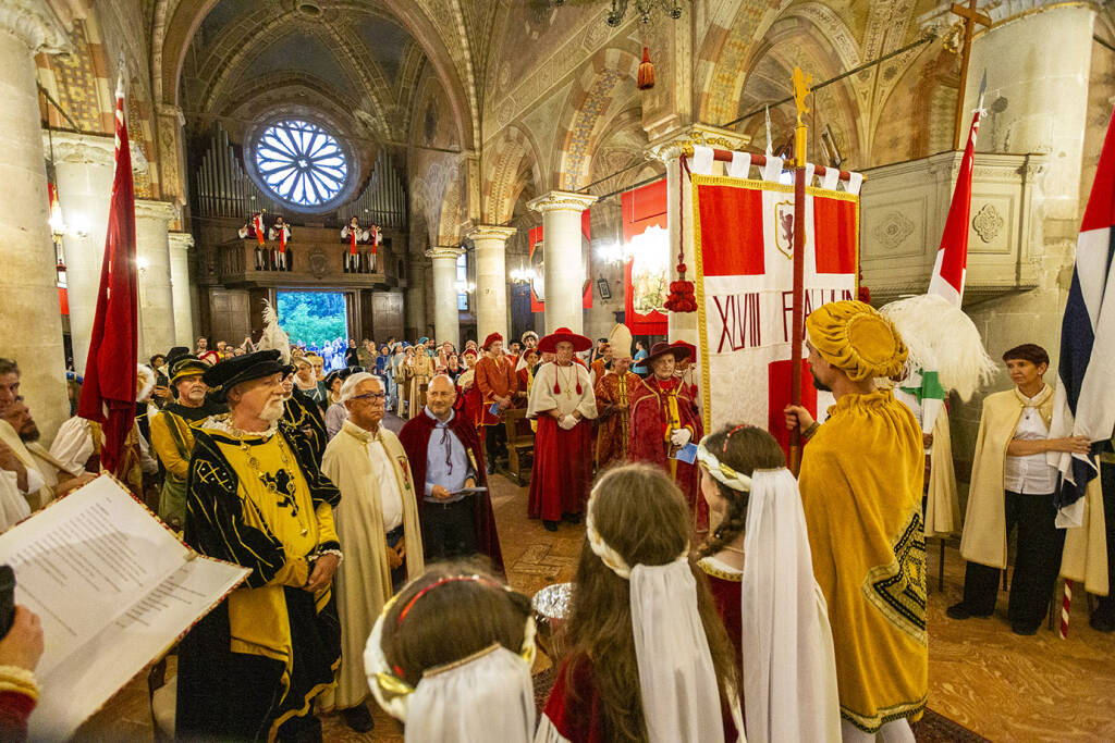 Palio dei castelli: la benedizione della XLVII edizione - foto di Franco canziani