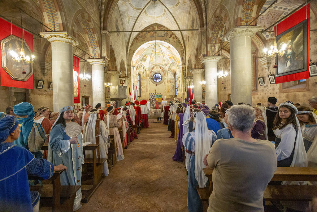 Palio dei castelli: la benedizione della XLVII edizione - foto di Franco canziani