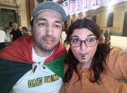 Piazza San Magno si illumina per Gaza: la protesta silenziosa