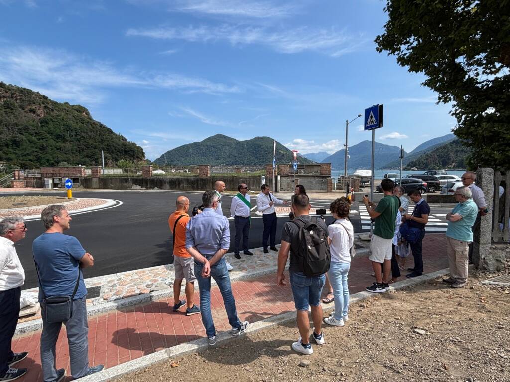 Porto Ceresio - L'inaugurazione della nuova rotatoria