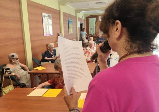 Un pomeriggio di lettura collettiva alla residenza di Malnate: ospite la scrittrice Lucia Spezzano