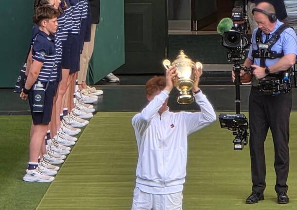 sinner vince a wimbledon, foto di mauro porcini