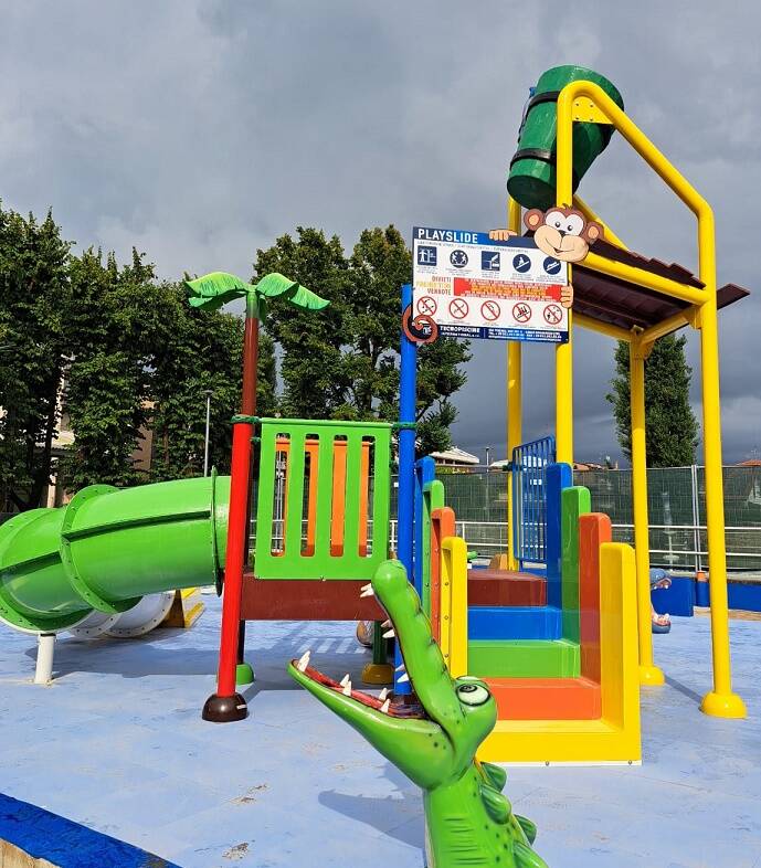 Taglio del nastro per la piscina estiva del centro sportivo Libero Ferrario di Parabiago