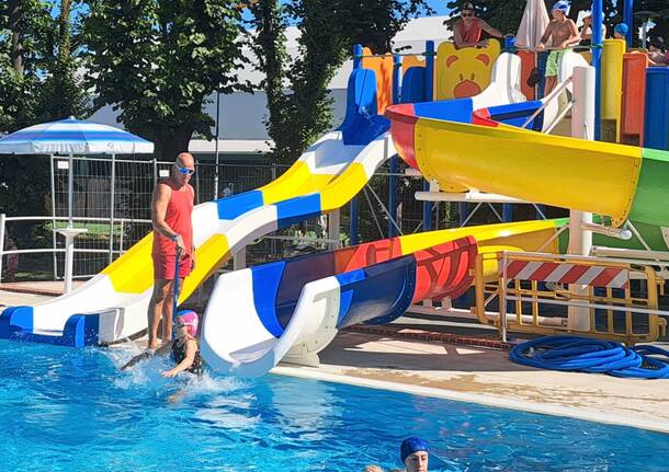 Taglio del nastro per la piscina estiva del centro sportivo Libero Ferrario di Parabiago