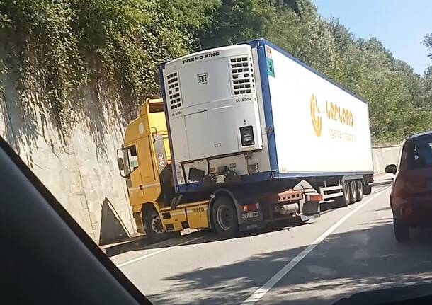 tir bloccato