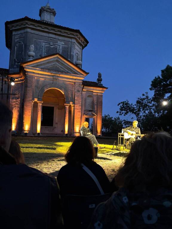 Tra sacro e Sacro Monte: Neri Marcorè