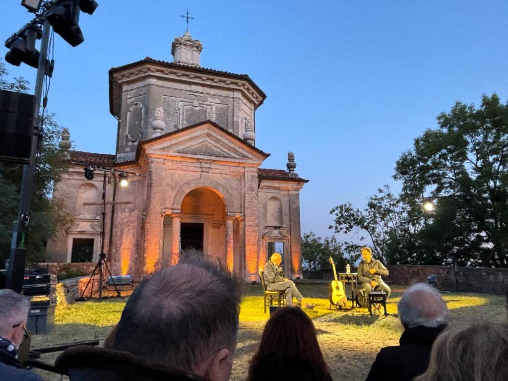 Tra sacro e Sacro Monte: Neri Marcorè