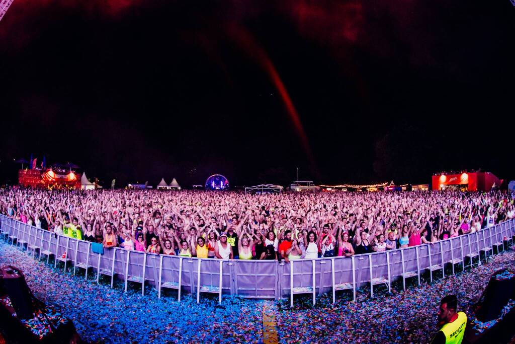 Una "Zarro Night" da sold out chiude l'edizione 2025 del Rugby Sound