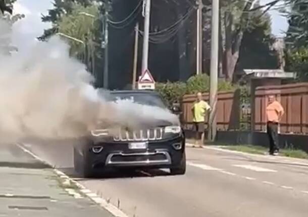 auto fiamme castelseprio