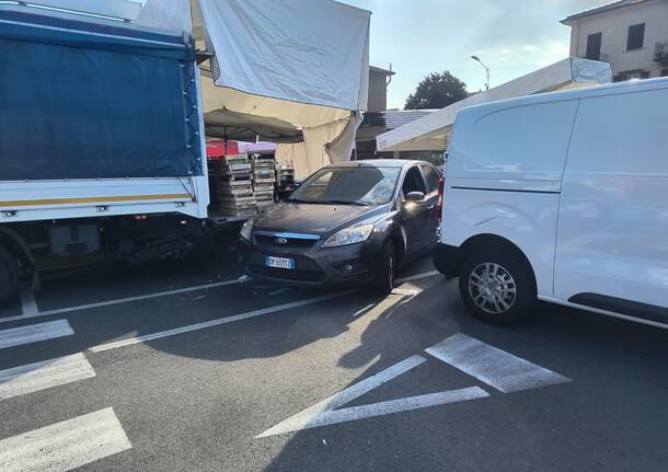 auto nel mercato ispra