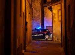 carabinieri notte  GENERATA CON AI
